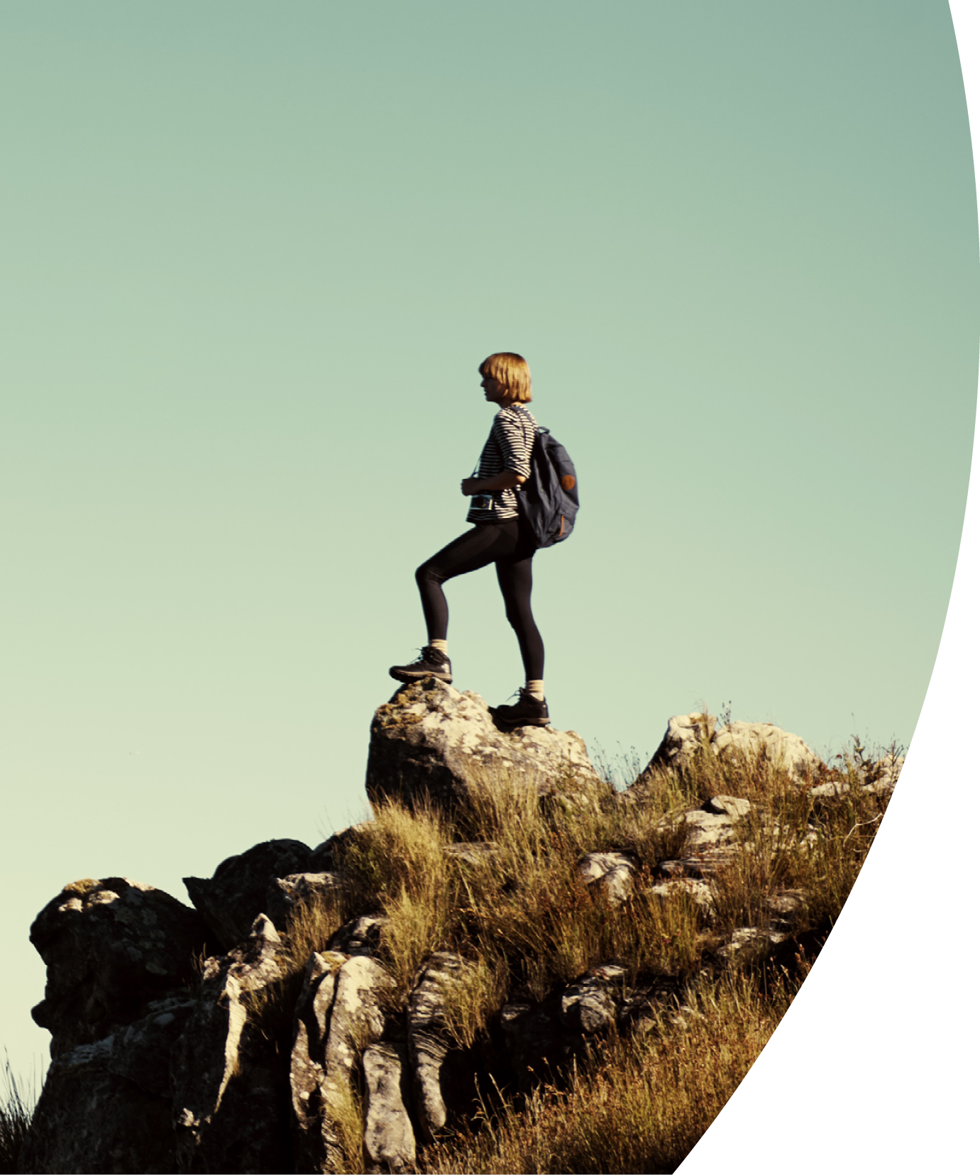 Shot of a young hiker taking in the view from the top of a mountainhttp://195.154.178.81/DATA/i_collage/pu/shoots/804697.jpg